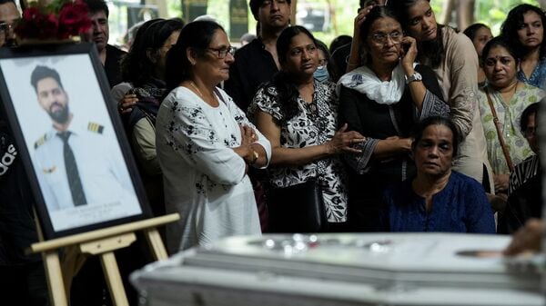 अहमदाबाद प्लेन क्रैश: 215 डीएनए के नमूने मिले, 198 शव परिजनों को सौपा गया