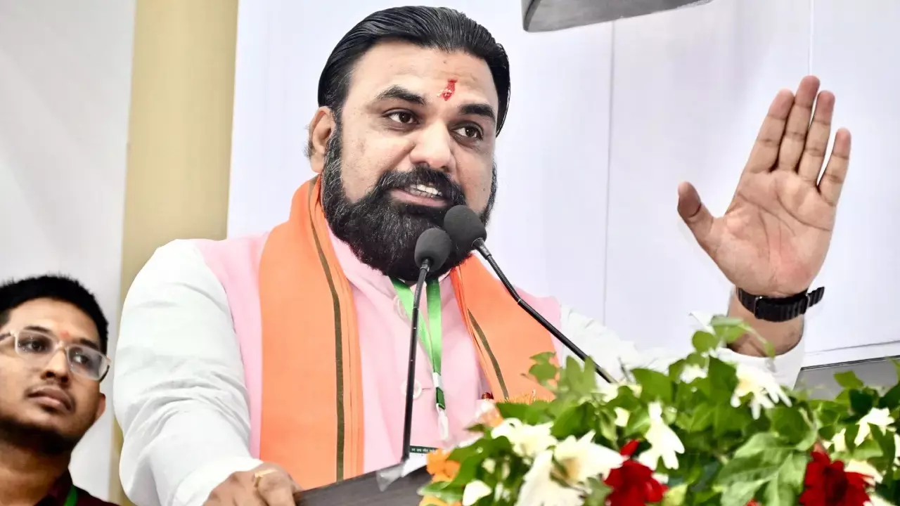 पटना से सनसनीखेज खबर: डिप्टी सीएम सम्राट चौधरी को जान से मारने की धमकी, मैसेज में लिखा– “24 घंटे में गोली मार दूंगा”