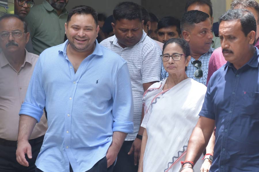 फर्जी मतदाताओं की पहचान से ममता-RJD क्यों परेशान ? अब बंगाल में घुसपैठियों पर गिरेगी गाज!